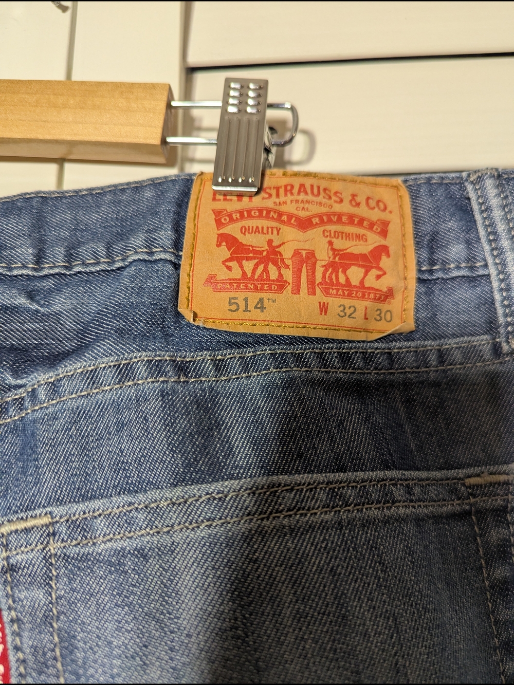 Levi's 514 Slim Straight Jeans in Medium Blue Denim